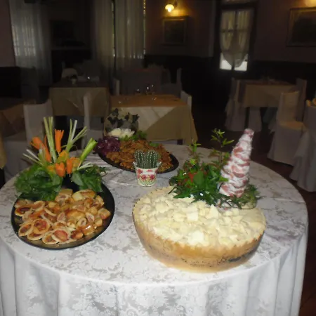 Hotel L'ostu Del Povr-om